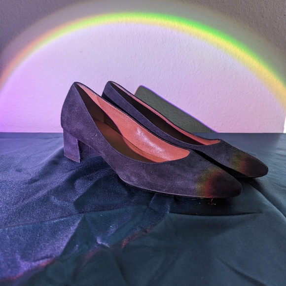 Black suede Aquatalia heels, size 9 - Picture 5 of 6